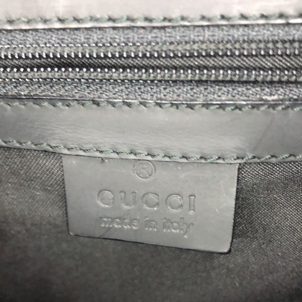 Gucci Guccissima GG  with retractable hand strap.  One owner.  Giftable - Picture 4 of 13